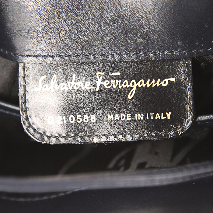 Sac bandoulière Salvatore Ferragamo en cuir noir - Detail D3
