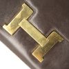 Bolso de mano Hermes Constance en cuero box marrón chocolate - Detail D5 thumbnail