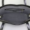 Louis Vuitton Lussac shopping bag in black epi leather - Detail D2 thumbnail