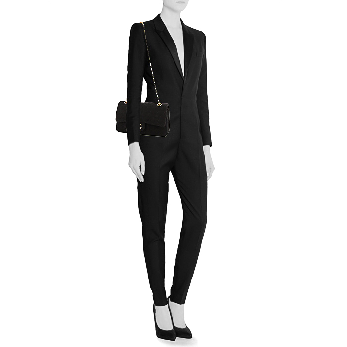 Bolso de mano Chanel Timeless en lona acolchada negra - Detail D2