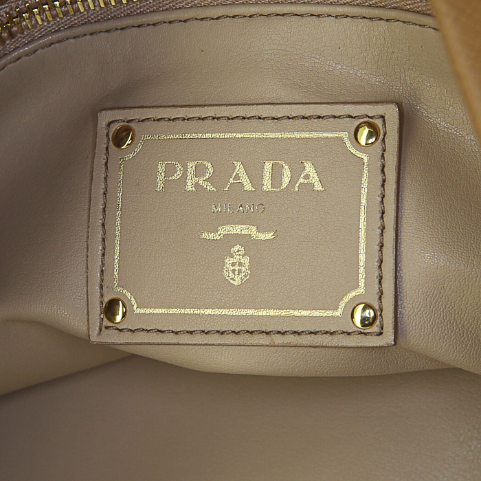 Sac à main Prada en cuir saffiano marron - Detail D4