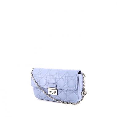 Sac bandoulière Dior Miss Dior en cuir cannage bleu-ciel