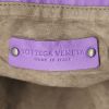 Bottega Veneta shoulder bag in purple intrecciato leather - Detail D3 thumbnail