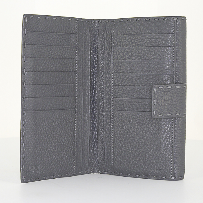 Portefeuille Fendi Peekaboo Selleria en cuir grainé gris - Detail D2