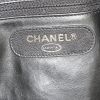 Bolsa de viaje Chanel en cuero negro - Detail D4 thumbnail