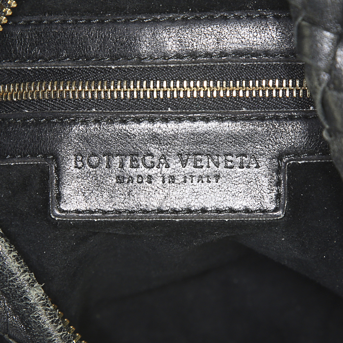 Sac à main Bottega Veneta en cuir intrecciato noir - Detail D3