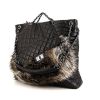 Shopping bag Chanel in pelle trapuntata nera e pelliccia sintetica - 00pp thumbnail