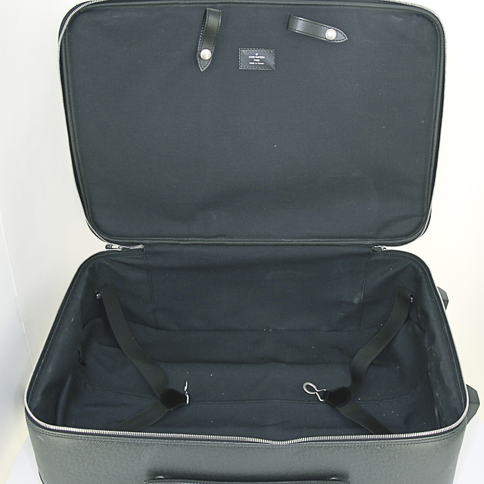 Louis Vuitton Pegase suitcase in black taiga leather - Detail D2
