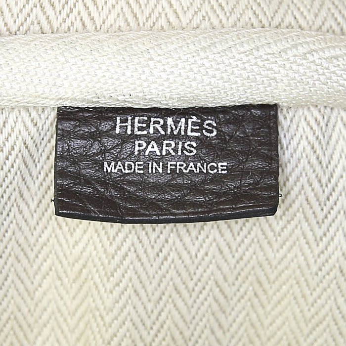 Sac à main Hermes Victoria en cuir togo marron - Detail D3