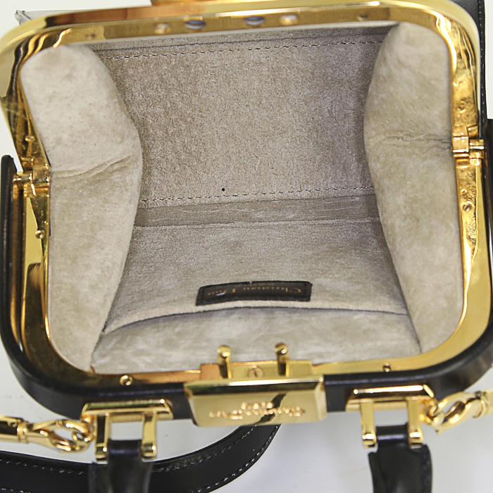 Dior Vintage shoulder bag in black leather - Detail D2