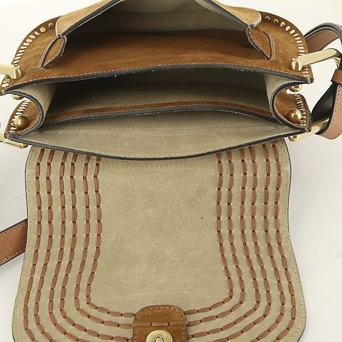 Bolso bandolera Chloé Hudson en ante color caramelo y cuero color caramelo - Detail D2
