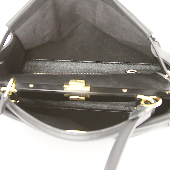 Bolso de mano Fendi  Peekaboo modelo grande  en cuero negro - Detail D3
