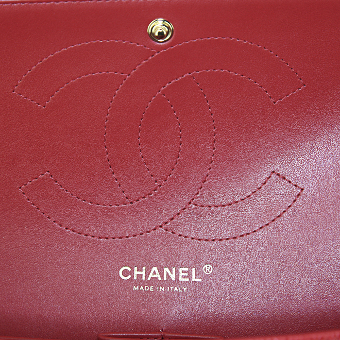 Bolso de mano Chanel Timeless jumbo en cuero granulado rojo - Detail D4