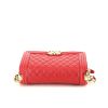 Chanel Boy shoulder bag in red quilted grained leather - 360 Front thumbnail