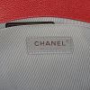 Chanel Boy shoulder bag in red quilted grained leather - Detail D4 thumbnail