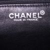 Chanel Choco bar handbag in black leather - Detail D3 thumbnail