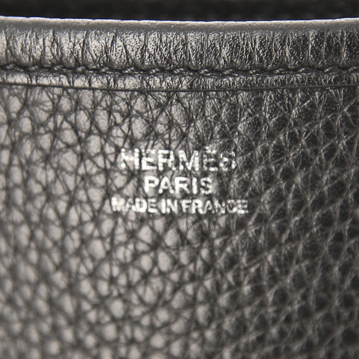 Sac bandoulière Hermès Evelyne 29 cm moyen modèle en cuir taurillon clémence noir - Detail D3