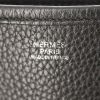 Bolso bandolera Hermès Evelyne III modelo mediano en cuero taurillon clémence negro - Detail D3 thumbnail