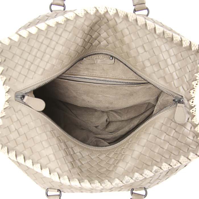 Sac à main Bottega Veneta Brick en cuir taupe et cuir ayers beige - Detail D2