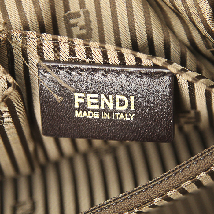 Fendi Chameleon handbag in purple leather - Detail D4