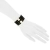 Brazalete que se puede abrir Hermes Clic Clac talla XL en oro chapado y esmalte negro - Detail D1 thumbnail