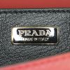 Sac à main Prada Cahier en cuir saffiano rouge et cuir grainé noir - Detail D3 thumbnail