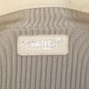 Bolso de mano Chanel Timeless en cuero acolchado color crema - Detail D4 thumbnail
