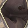 Sac bandoulière Louis Vuitton en toile damier marron - Detail D2 thumbnail