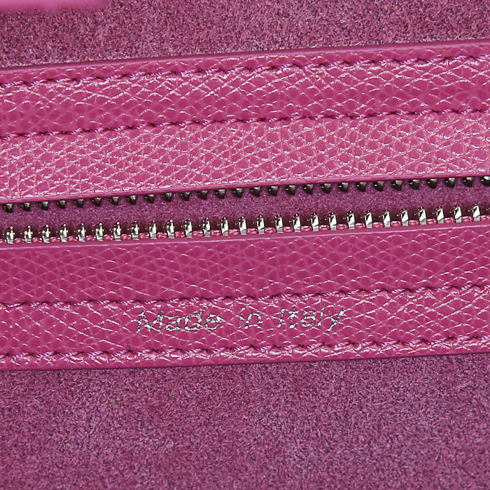 Celine Phantom handbag in fushia pink leather - Detail D3