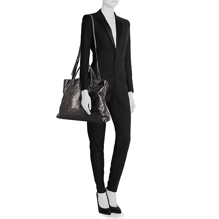 Bolso Cabás Miu Miu en cuero negro - Detail D2