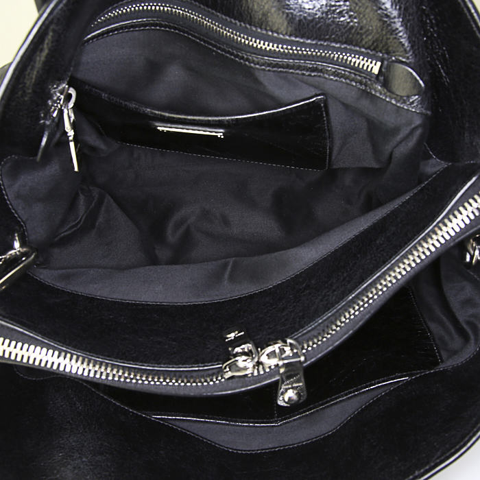 Miu Miu shopping bag in black leather - Detail D3