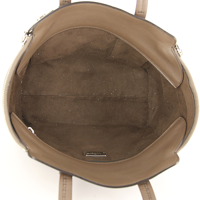 Salvatore Ferragamo shopping bag in taupe grained leather - Detail D2