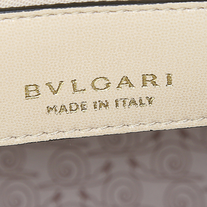 Bulgari Isabella Rossellini medium model handbag in varnished pink and beige leather - Detail D4