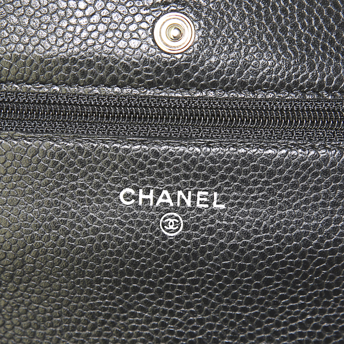 Bolso bandolera Chanel Wallet on Chain en cuero granulado negro - Detail D3