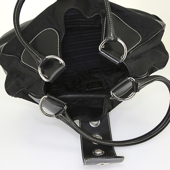 Bolso de mano Prada Vintage en lona negra y cuero negro - Detail D2
