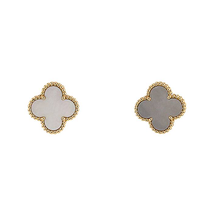 Paire de boucles d'oreilles Van Cleef & Arpels Alhambra Vintage en or jaune et nacre blanche