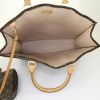Shopping bag Louis Vuitton Sac Plat in tela monogram cerata marrone e pelle naturale - Detail D2 thumbnail