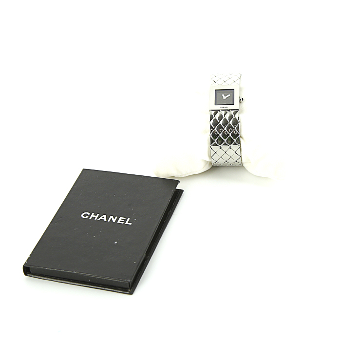 Chanel Matelassé Wristwatch watch in stainless steel - Detail D2