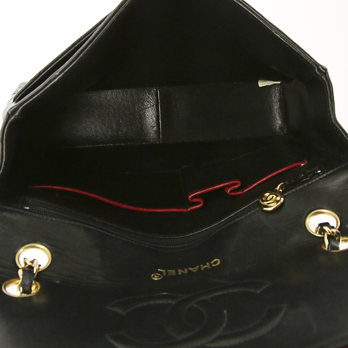 Chanel Vintage handbag in black and red bicolor quilted leather - Detail D3