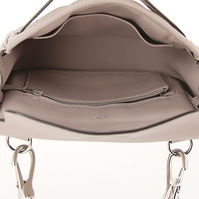 Hermès Berline shoulder bag in pink Swift leather - Detail D2