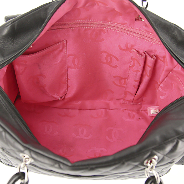 Chanel Cambon handbag in black quilted leather - Detail D2