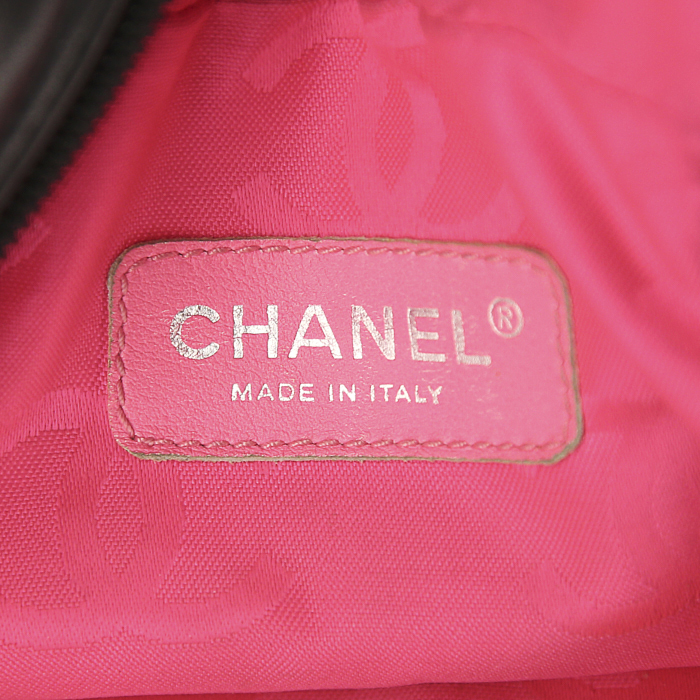 Chanel Cambon handbag in black quilted leather - Detail D3