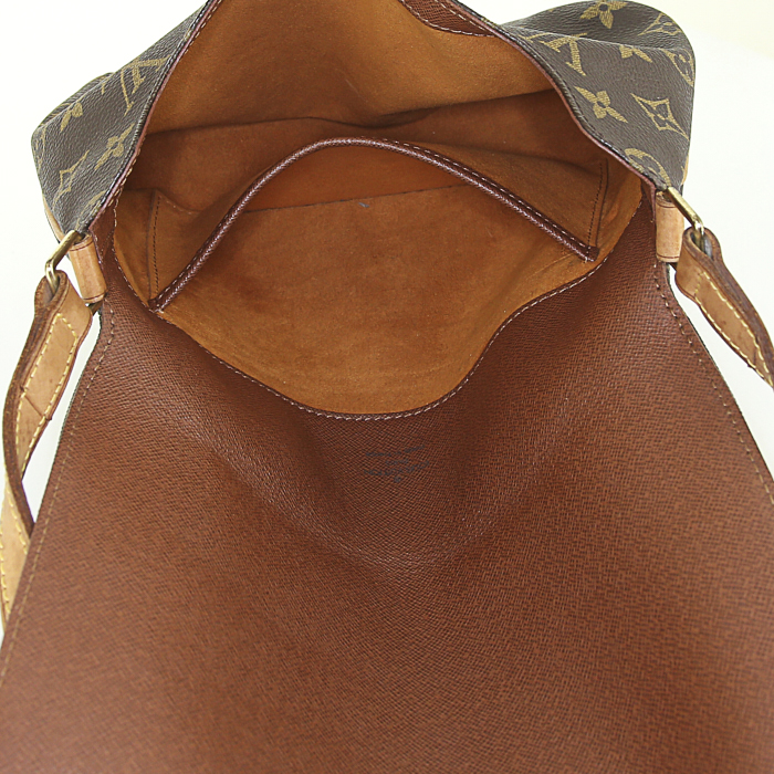 Bolso de mano Louis Vuitton Musette Tango en lona Monogram marrón y cuero natural - Detail D2