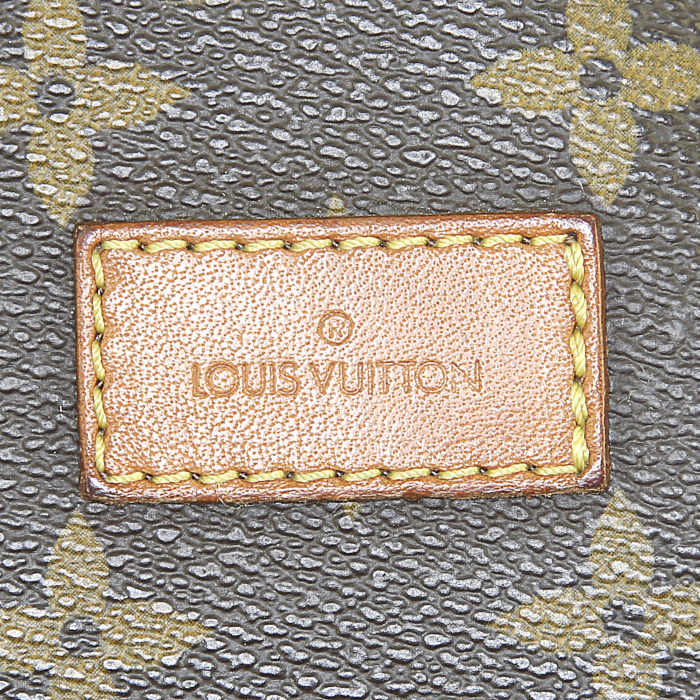 Louis Vuitton Saumur size XL shoulder bag in brown monogram canvas and natural leather - Detail D3