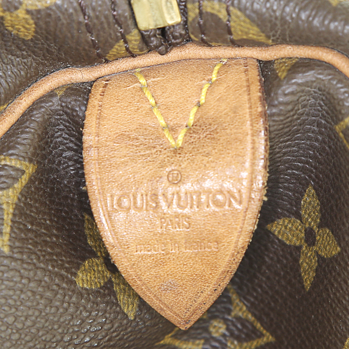 Sac de voyage Louis Vuitton Keepall 55 cm en toile monogram marron et cuir naturel - Detail D5