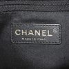 Sac cabas Chanel Grand Shopping en cuir grainé matelassé noir - Detail D3 thumbnail