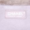 Sac à main Chanel Grand Shopping en daim matelassé rose-poudre et fourrure rose - Detail D3 thumbnail