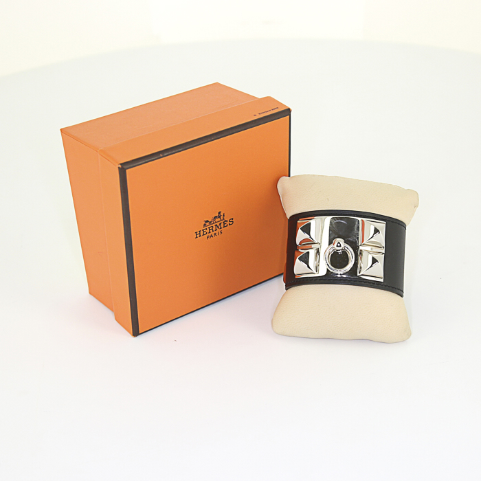 Brazalete Hermes Médor en paladio y cuero negro - Detail D2