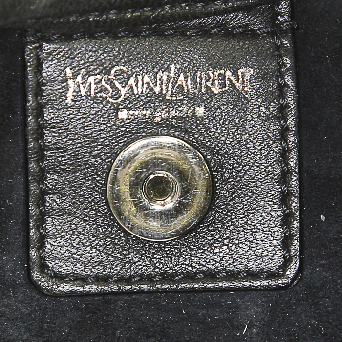 Bolso de mano Yves Saint Laurent Mombasa en cuero negro - Detail D3