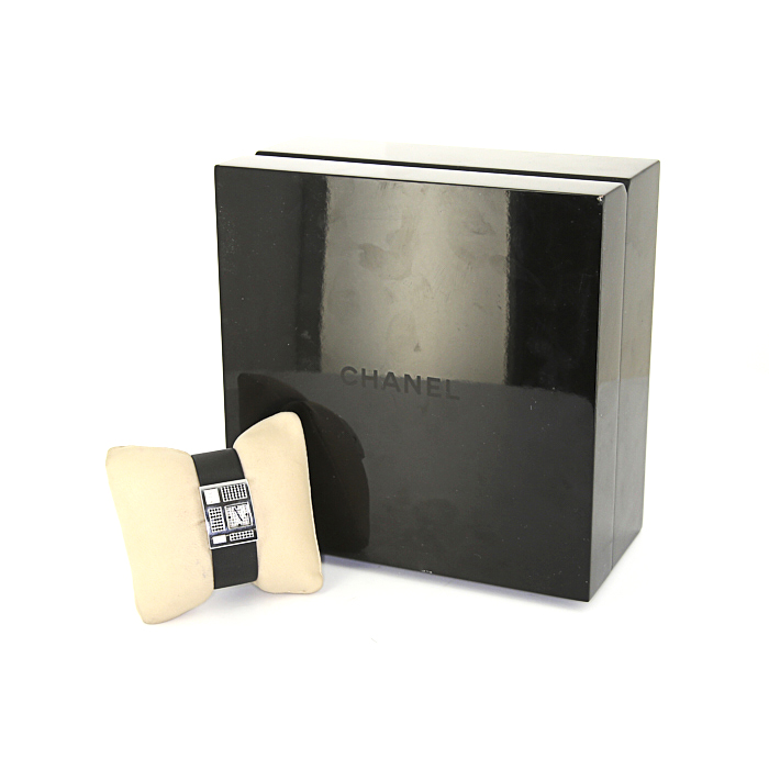 Chanel watch in white gold - Detail D2